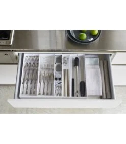 Yamazaki Extendable Diagonal Cutlery Tray - Tower - White -Huishoudelijke Producten Winkel 41b6cf3a2c3c49369533485c83d34e98