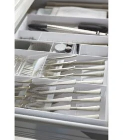Yamazaki Extendable Diagonal Cutlery Tray - Tower - White -Huishoudelijke Producten Winkel 600c8ef6f9854b1eb2765b9ca19a3228