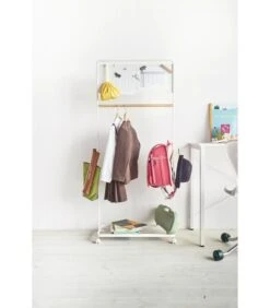 Yamazaki Kids Coat Rack With Panel - Tower - White -Huishoudelijke Producten Winkel cc80bd53f7094f0bbfcc2455072071f2