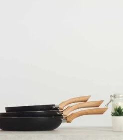 LIVOO Set Van 3 Pannen Met Steen- En Houtlook -Huishoudelijke Producten Winkel de6311a71fdf45089b12cab38678988e